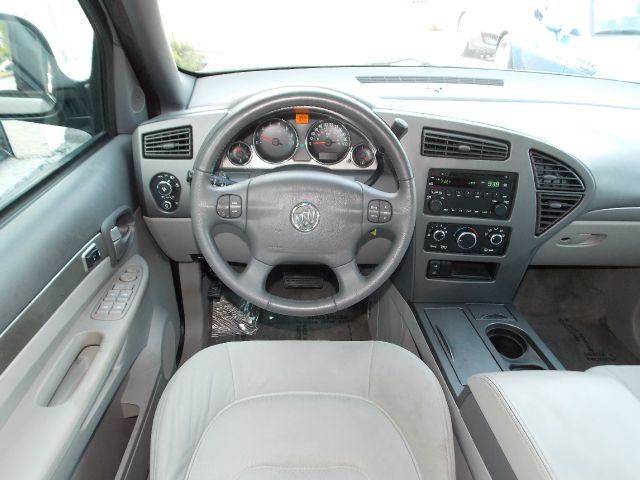 2005 Buick Rendezvous GS 460 Sedan 4D