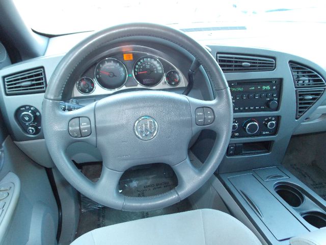 2005 Buick Rendezvous GS 460 Sedan 4D