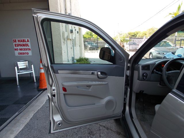 2005 Buick Rendezvous GS 460 Sedan 4D