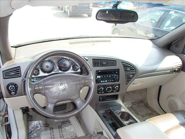 2005 Buick Rendezvous GS 460 Sedan 4D