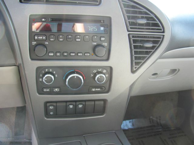 2006 Buick Rendezvous GS 460 Sedan 4D