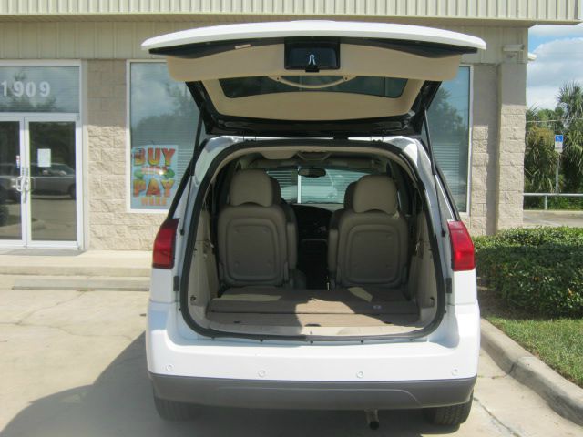 2006 Buick Rendezvous GS 460 Sedan 4D