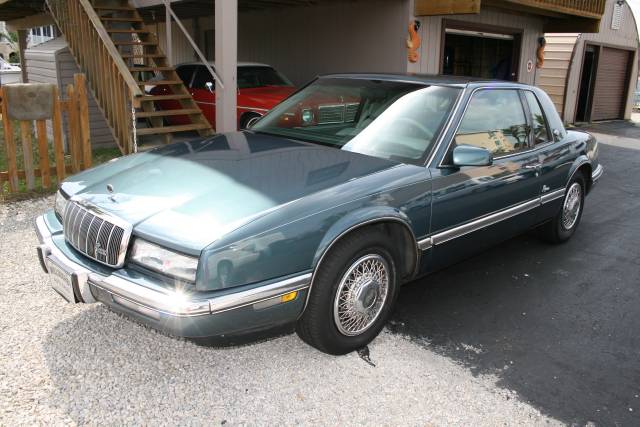 1992 Buick Riviera Base