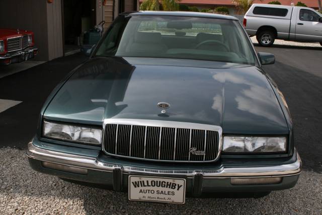 1992 Buick Riviera Base