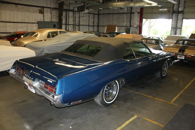 1971 Buick Roadmaster XLT 3 Row Seat