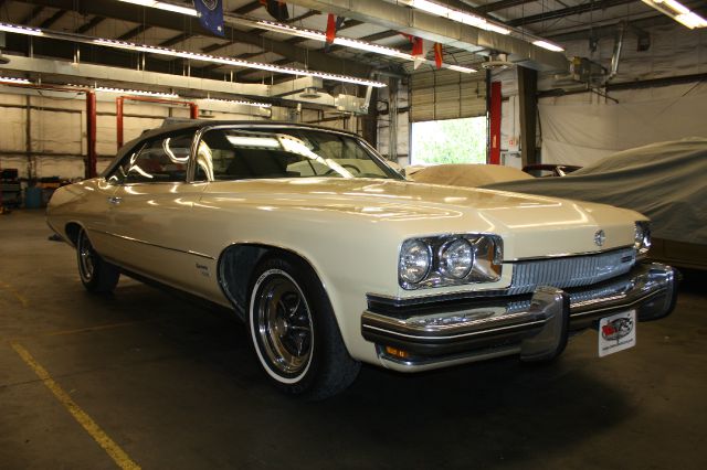 1973 Buick Roadmaster LT Z71 Off-road