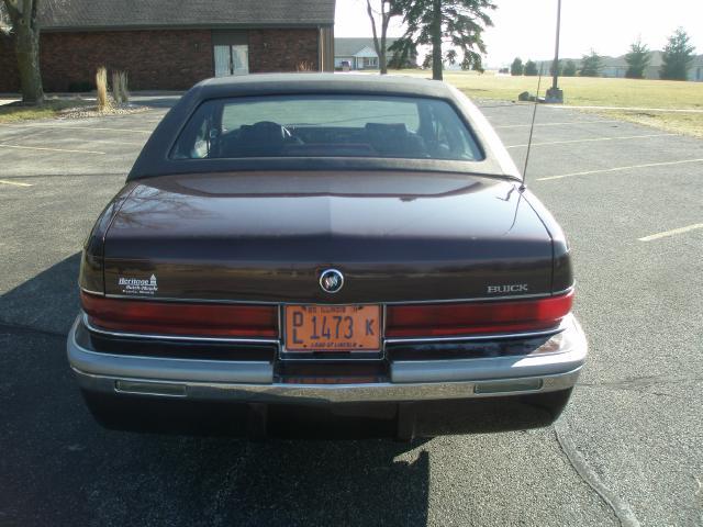 1993 Buick Roadmaster SLT 25