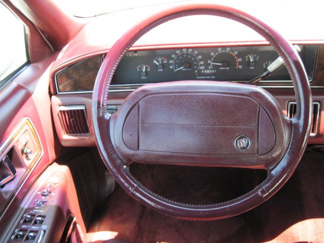 1993 Buick Roadmaster SLT 25