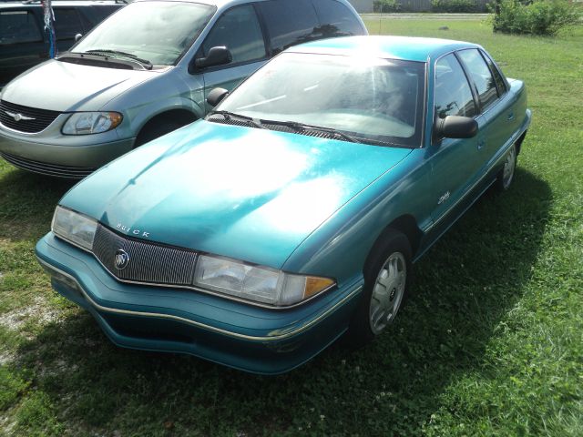 1993 Buick Skylark SLE 2WD Coupe