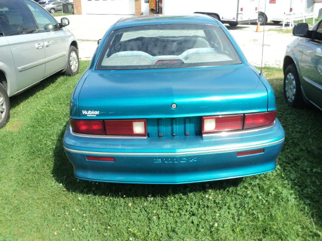 1993 Buick Skylark SLE 2WD Coupe