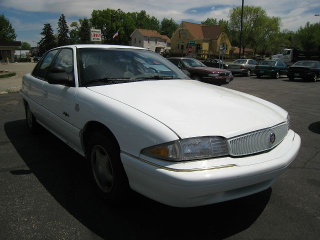 1996 Buick Skylark SLE1 2WD