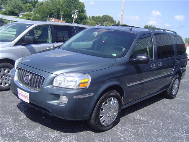 2005 Buick Terraza GS 460 Sedan 4D