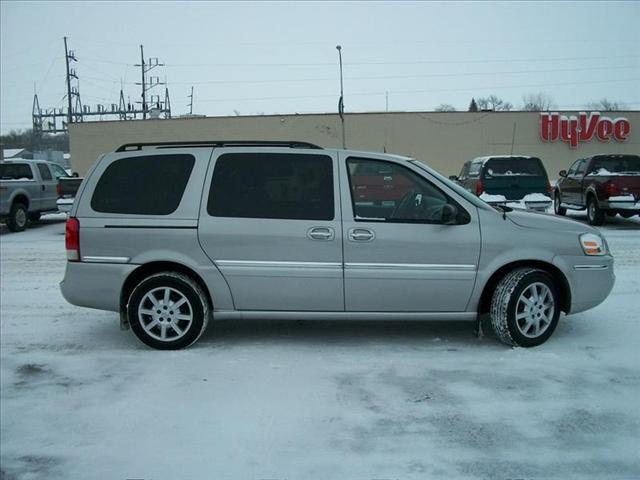 2005 Buick Terraza GS 460 Sedan 4D