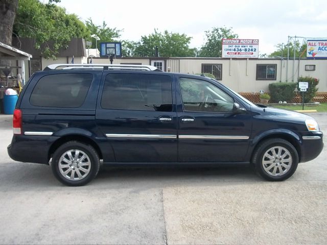 2005 Buick Terraza All The Whistlesbells