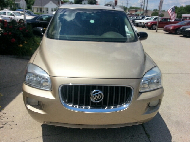 2005 Buick Terraza GS 460 Sedan 4D