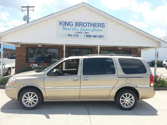 2005 Buick Terraza GS 460 Sedan 4D