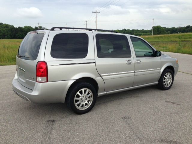 2006 Buick Terraza GS 460 Sedan 4D