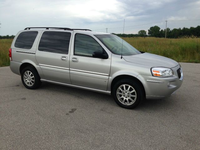 2006 Buick Terraza GS 460 Sedan 4D