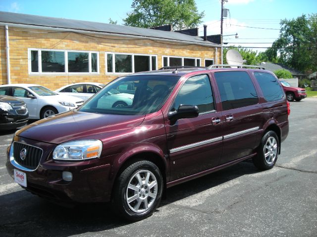 2006 Buick Terraza GS 460 Sedan 4D