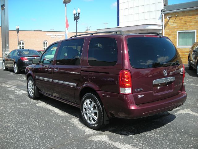 2006 Buick Terraza GS 460 Sedan 4D