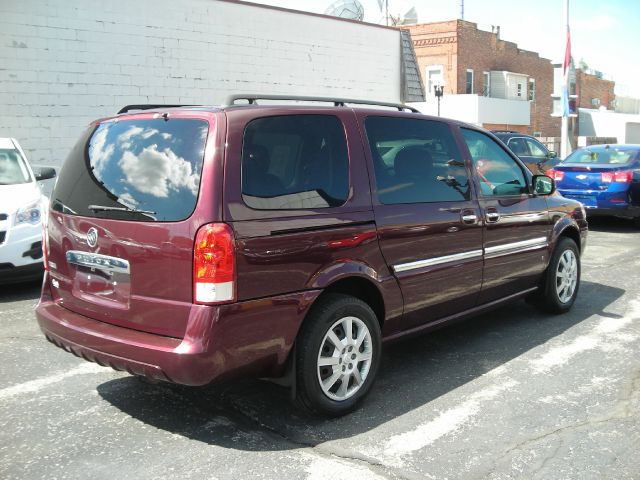 2006 Buick Terraza GS 460 Sedan 4D