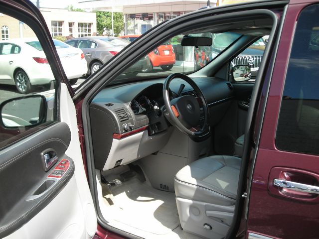 2006 Buick Terraza GS 460 Sedan 4D