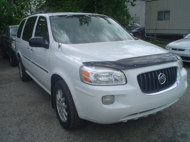 2006 Buick Terraza GS 460 Sedan 4D