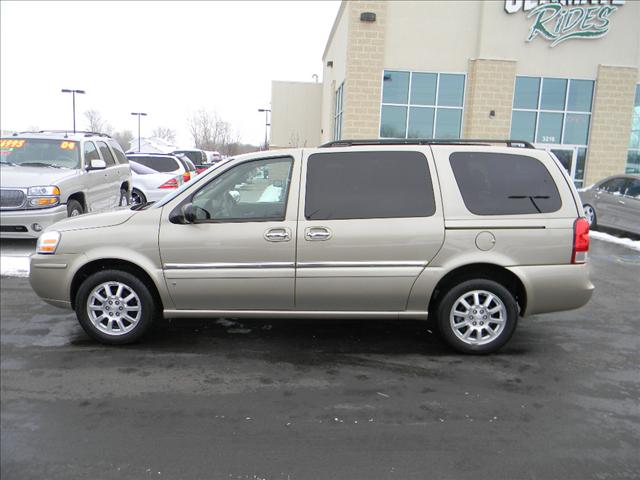 2006 Buick Terraza GS 460 Sedan 4D