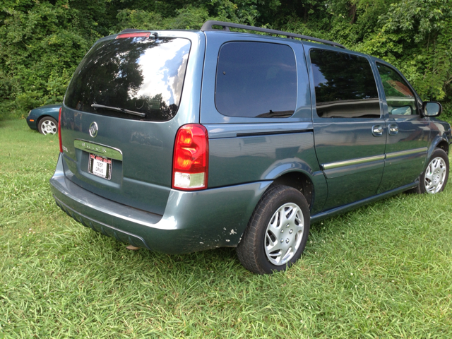 2006 Buick Terraza GS 460 Sedan 4D