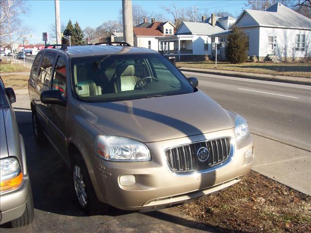 2006 Buick Terraza GS 460 Sedan 4D