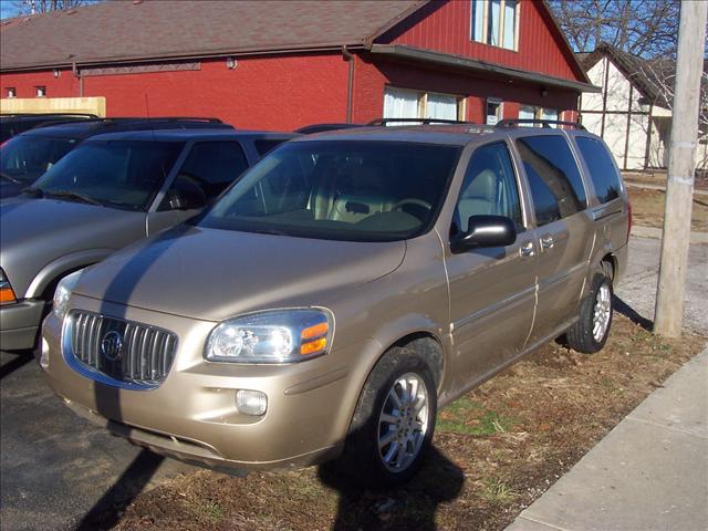 2006 Buick Terraza GS 460 Sedan 4D