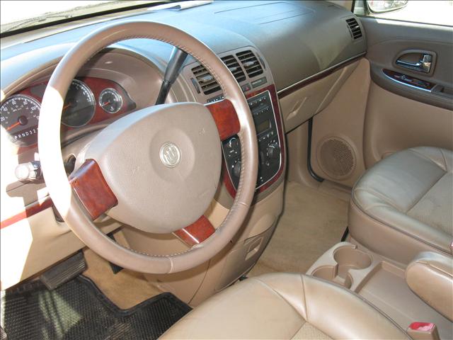 2006 Buick Terraza GS 460 Sedan 4D