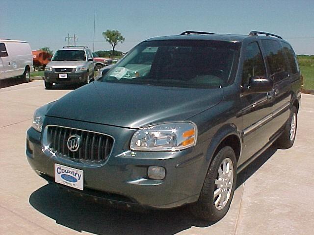 2006 Buick Terraza GS 460 Sedan 4D