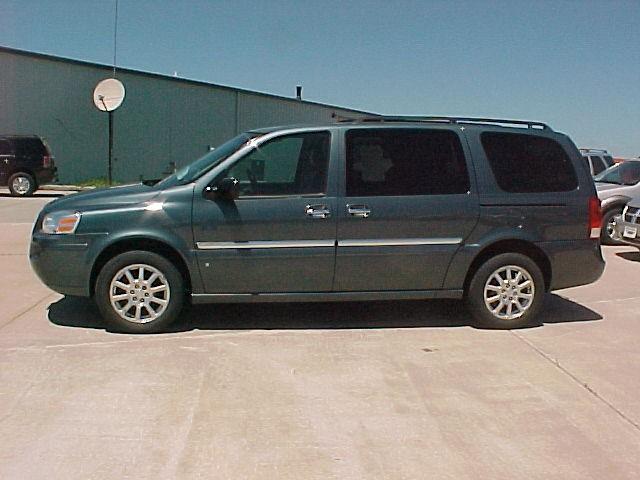 2006 Buick Terraza GS 460 Sedan 4D