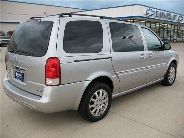 2006 Buick Terraza GS 460 Sedan 4D