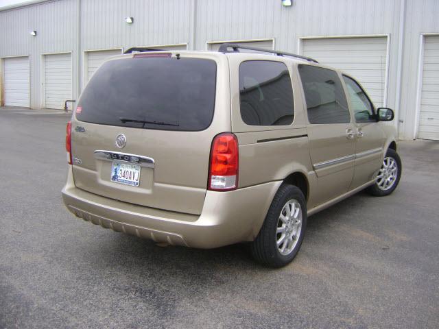 2006 Buick Terraza GS 460 Sedan 4D