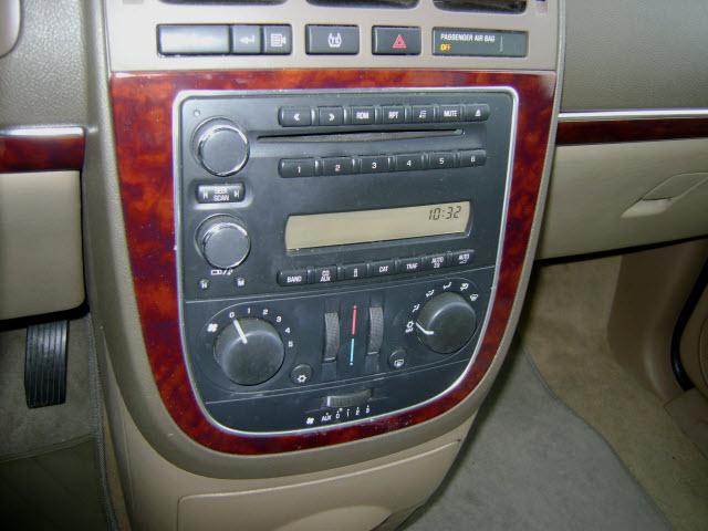 2006 Buick Terraza GS 460 Sedan 4D