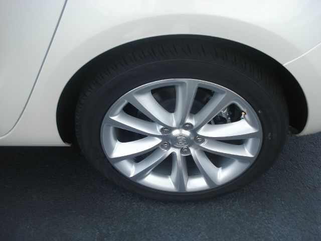 2013 Buick Verano Base