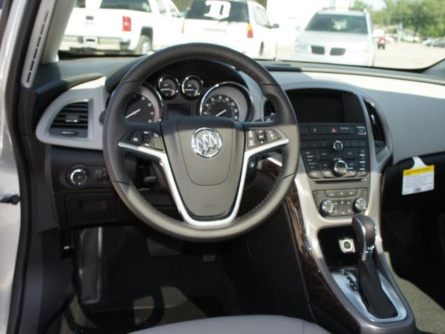 2013 Buick Verano Turbo / Komfort