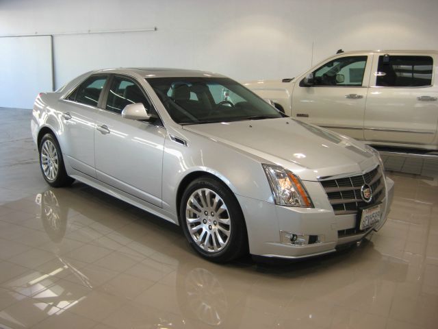 2011 Cadillac CTS LS/ 9 Passenger