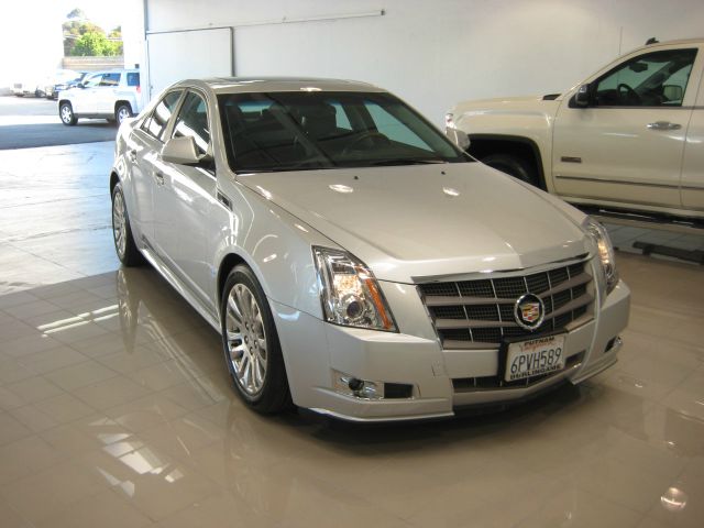 2011 Cadillac CTS LS/ 9 Passenger