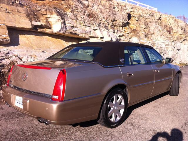 2006 Cadillac DTS Base