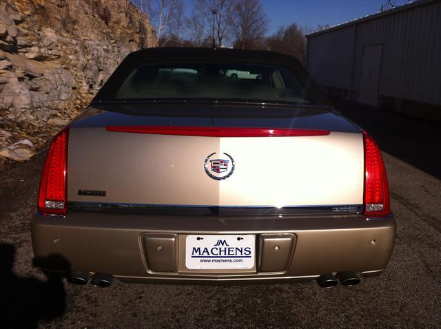 2006 Cadillac DTS Base