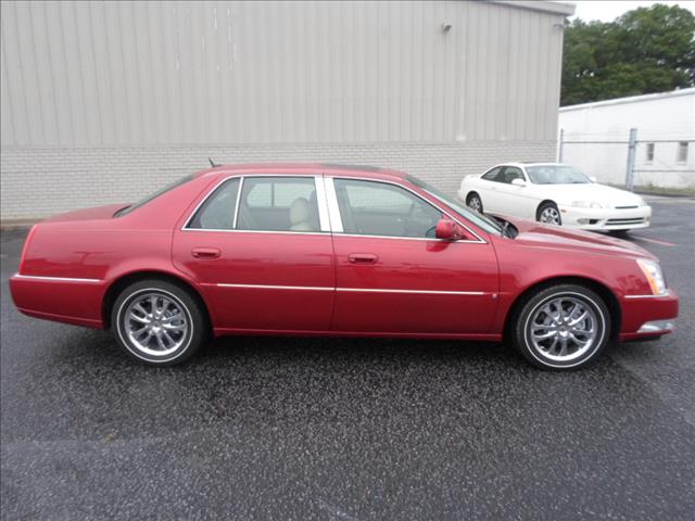 2006 Cadillac DTS 4dr Sdn I4 SE-R