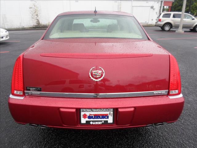 2006 Cadillac DTS 4dr Sdn I4 SE-R