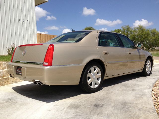 2006 Cadillac DTS 2WD Supercrew Styleside 5-1/2 Ft Box XLT