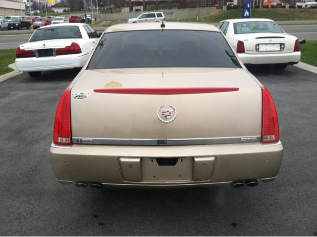 2006 Cadillac DTS XLT Pickup 4D 5 1/2 Ft