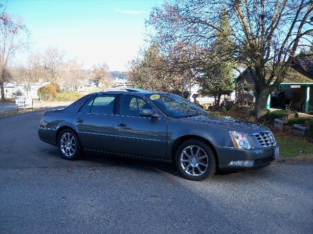 2006 Cadillac DTS Base