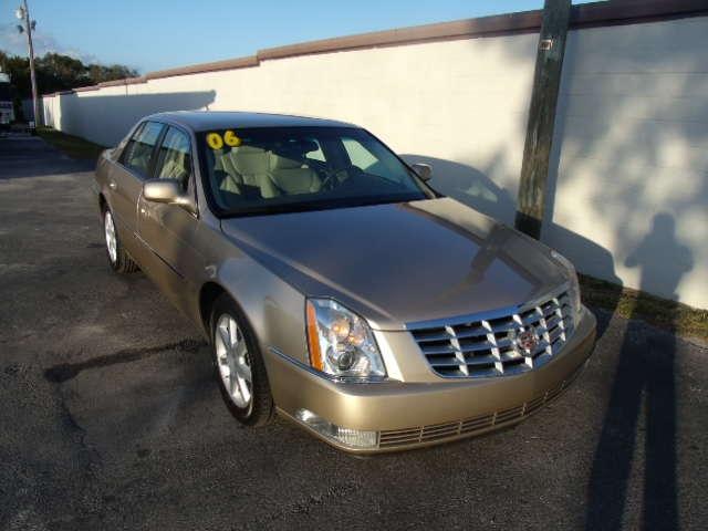 2006 Cadillac DTS Base