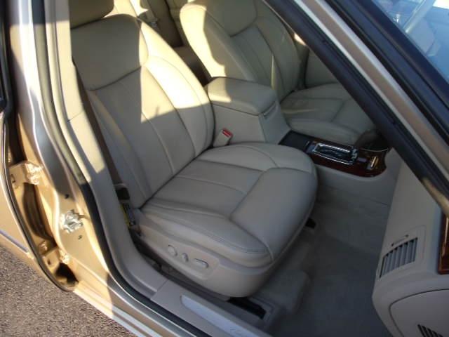 2006 Cadillac DTS Base